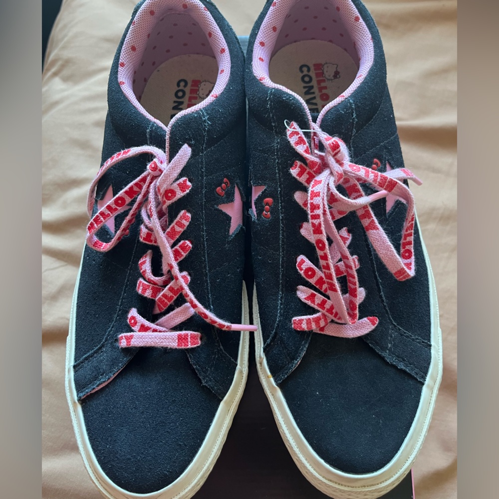 Rare Hello Kitty Converse x One Star in Black 🖤 Size Women’s 10 / Men’s 8